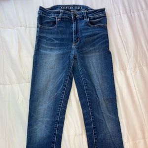 American eagle high rise jeggings womens 6 short. No rips super stretch